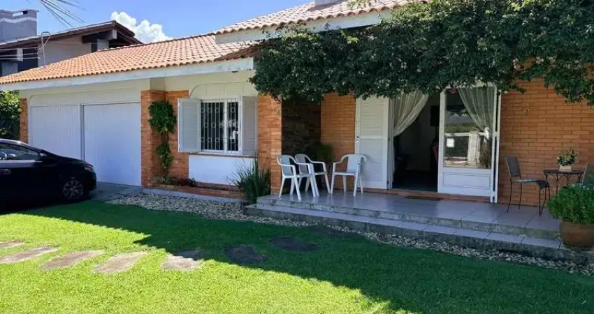 Casa Mobiliada com 3 Dormitórios e Excelente Localização em Atlântida – Xangri-Lá/RS