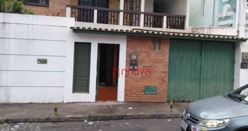 DUAS EXCELENTES CASAS – TÉRREO E 1º ANDAR – EM ARMAÇÃO