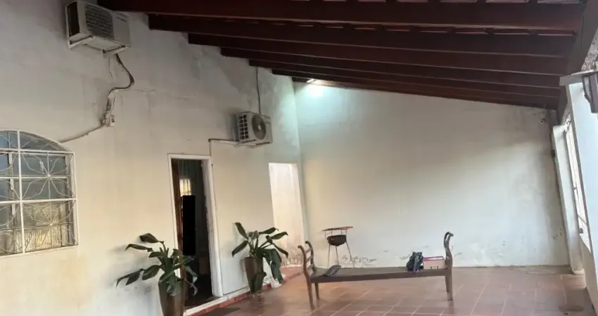 Casa com 3 quartos à venda no Presidente Roosevelt, Uberlândia 