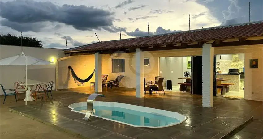 Casa com 4 quartos à venda na Das Camélias, Centro, Chapada dos Guimarães