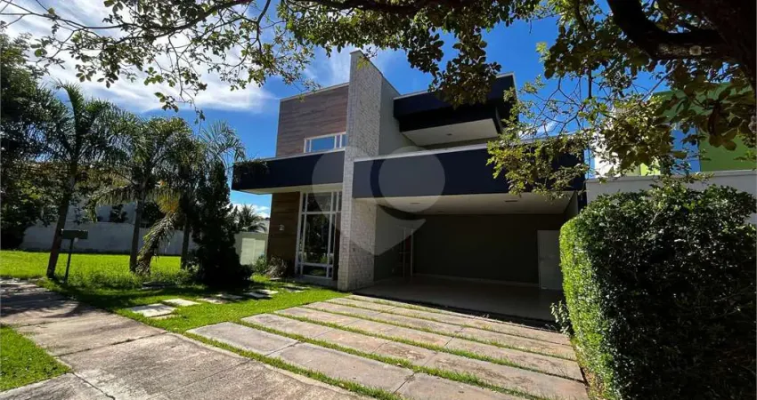 Terreno em condomínio fechado à venda no Jardim Imperial, Cuiabá 