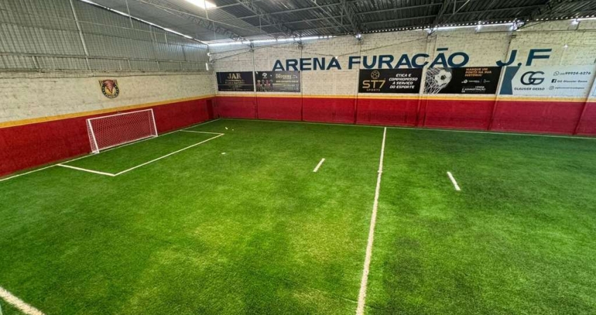 Quadra Society e Galpão 957 m² por R$ 1.050.000 - Santa Maria - Juiz de Fora/MG
