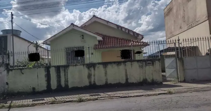 Casa com 3 dormitórios à venda, 83 m² por R$ 700.000,00 - Santa Catarina - Juiz de Fora/MG