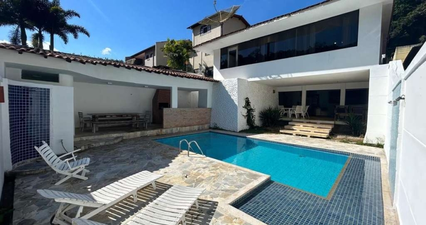 Casa com 4 dormitórios à venda, 287 m² por R$ 950.000,00 - Vale do Ipê - Juiz de Fora/MG