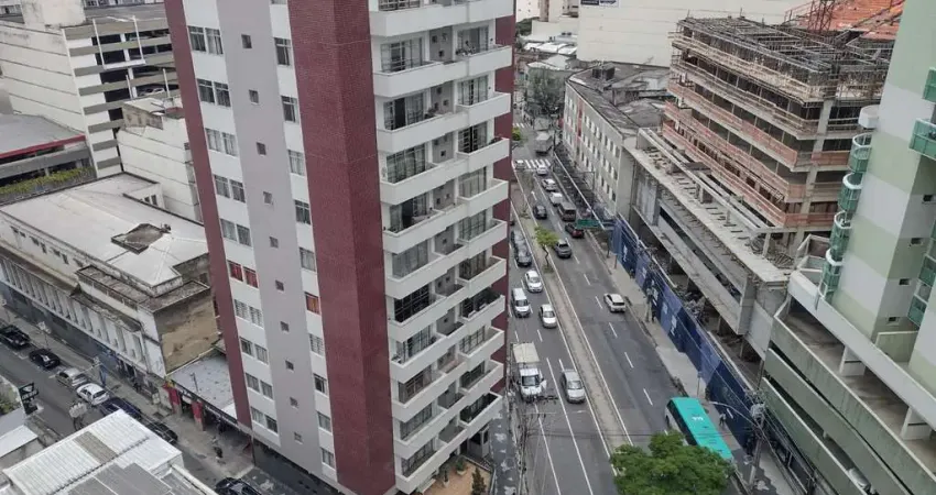 Apartamento quarto e sala com varanda reformado geral centro.