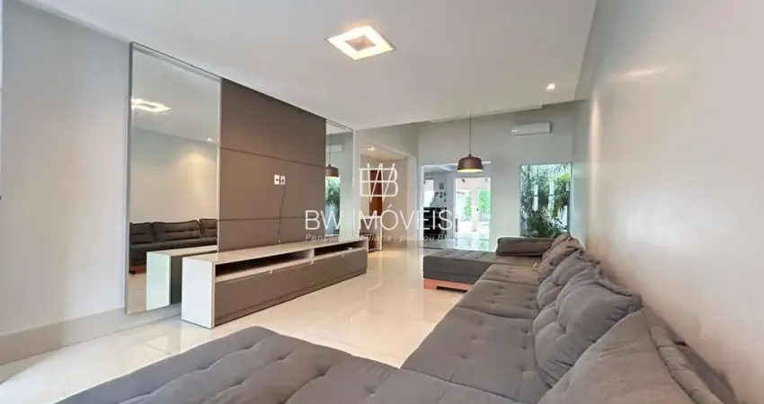 Casa Térrea com 3 Suítes no Jardim Europa! Completa e Pronta pra Morar!