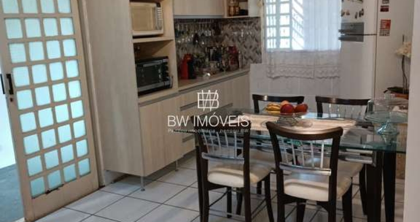 Casa com 3 quartos à venda na Rua do Mecânico, Planalto, Uberlândia