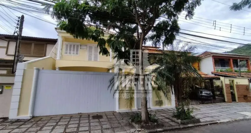 Casa com 4 quartos à venda, 325 m² por R$ 1.990.000 - São Francisco - Niterói/RJ