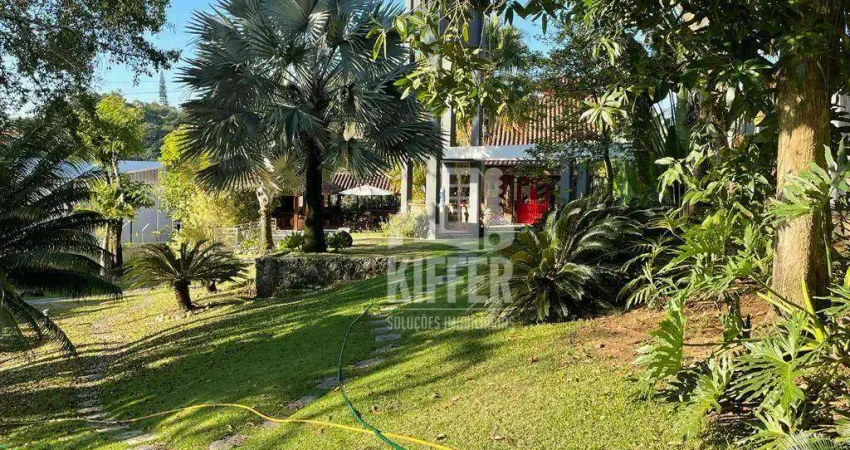 Casa com 4 quartos à venda, 477 m² por R$ 3.300.000 - Rio do Ouro - Niterói/RJ