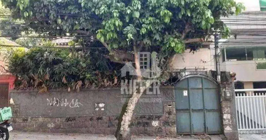Casa Ampla em Terreno de 500m² na Fagundes Varela – Oportunidade Única em Niterói