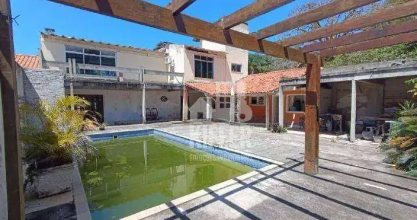 Casa com 4 quartos à venda, 365 m² por R$ 2.200.000 - Itacoatiara - Niterói/RJ