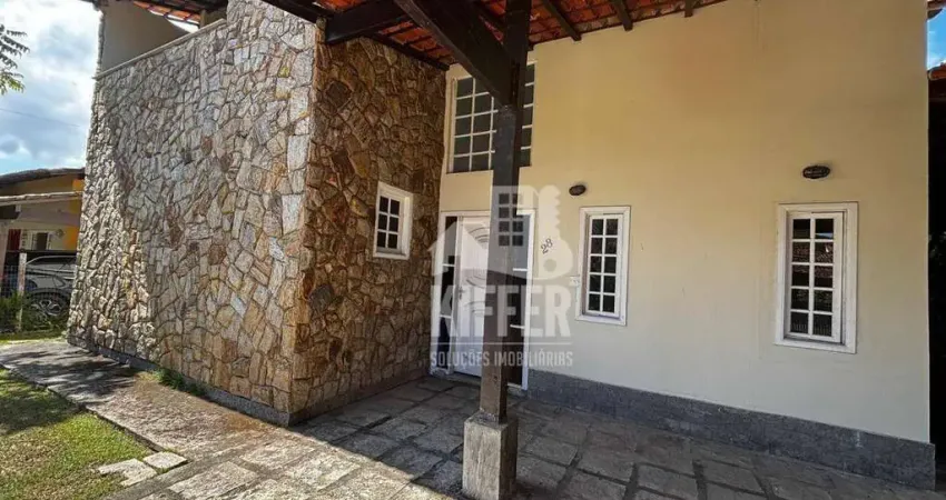 Casa em Condomínio com 5 Quartos (4 Suítes), Piscina e Área Gourmet – Completa Estrutura de Lazer