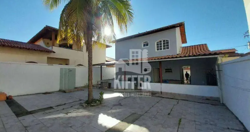Casa à venda 4 quartos, vagas para até 3 carros, na praia de Piratininga, Regiao Oceânica de Niterói - RJ