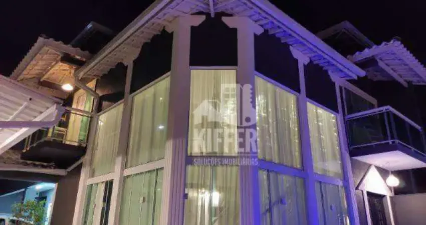 Casa com 3 quartos para alugar, 275 m² por R$ 5.450/mês - Itaipu - Niterói/RJ