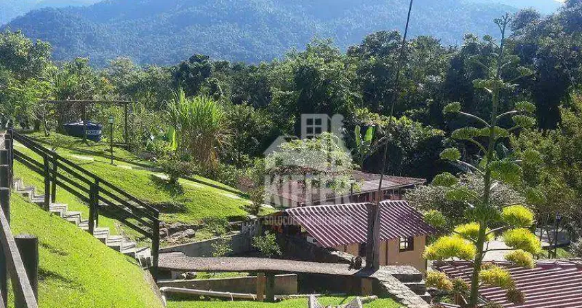 Sítio com 6,7 Hectares em Angra dos Reis – Natureza, Conforto e Estrutura Completa Próximo ao Mar