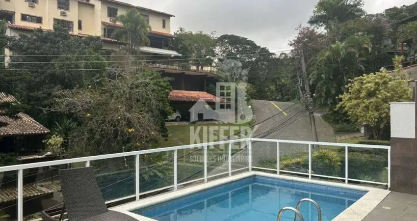 Casa Moderna em Condomínio Fechado Itaipu, Niterói. Linda residência em condomínio fechado, com total segurança e conforto, localizada em Itaipu, Ni