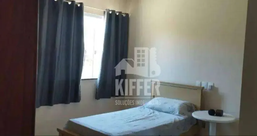 Vendo casa nova, construída há cerca de 3 anos, muito bonita, arejada e localizada em um terreno totalmente plano de 800 m².