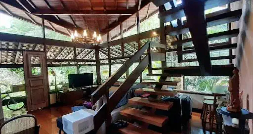 Casa com 4 quartos à venda, 251 m² por R$ 1.700.000 - Itaipu - Niterói/RJ