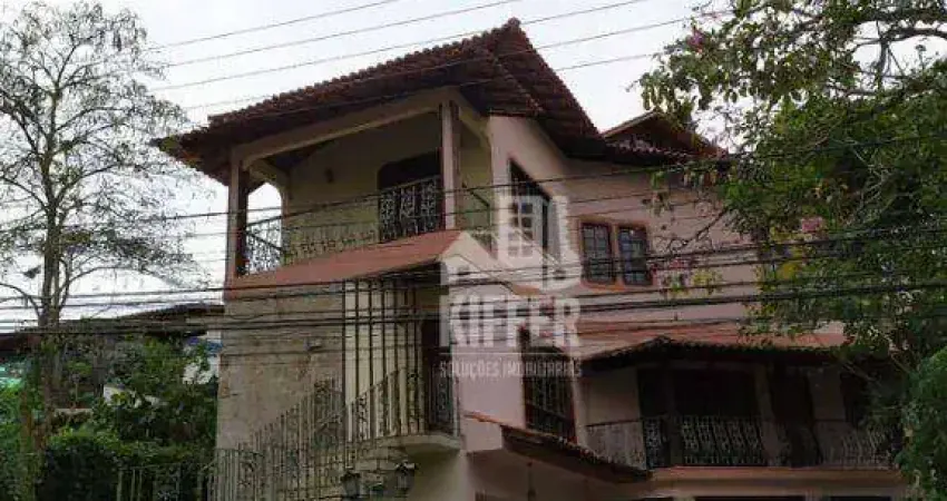 Casa com 6 Quartos, Lazer Privativo e 321m² em Condomínio Fechado no Sapê – Niterói