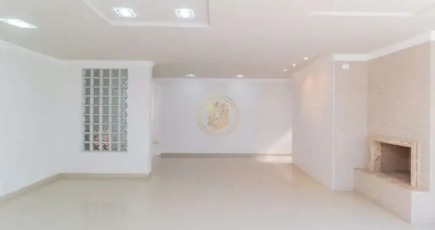 Casa com 4 suítes em condomínio fechado no Butiatuvinha