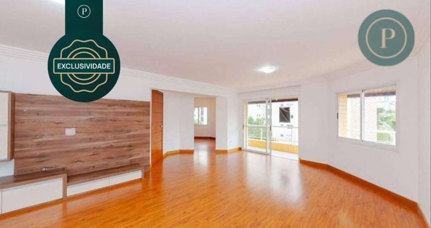 Apartamento com 3 dormitórios no Água Verde