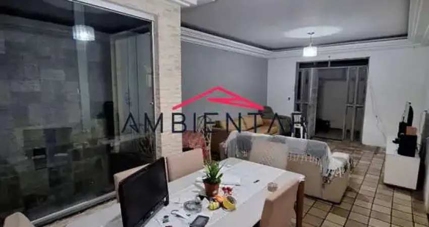 Casa Para Vender com 3 quartos 2 suítes no bairro Luzia em Aracaju