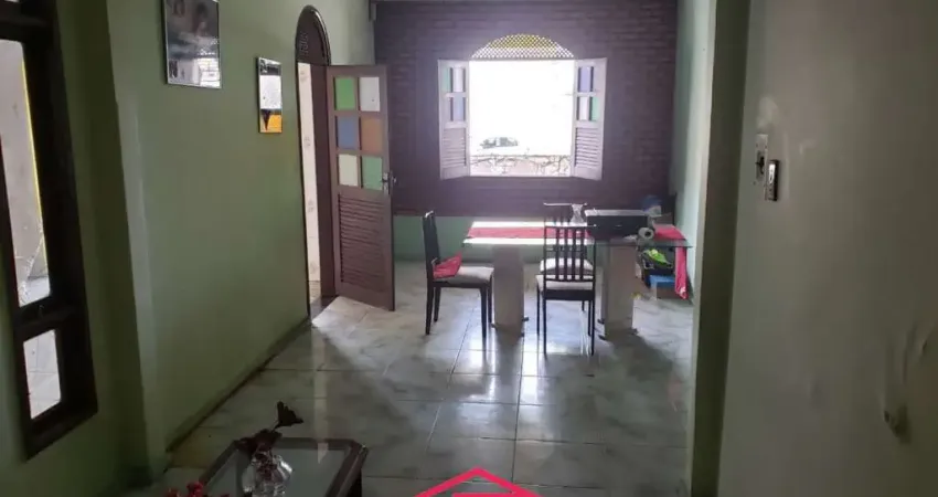 Casa Para Vender com 4 quartos 1 suíte no bairro Luzia em Aracaju