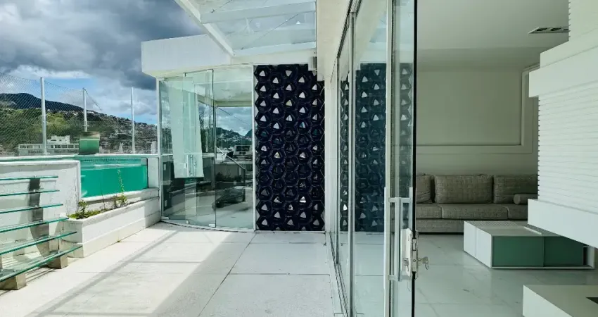 O Luxo no Coração de Teresópolis! Cobertura  com Vista Privilegiada**
