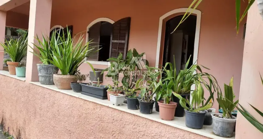 Vendo Excelente Casa 3 Qts, Varanda, Quintal, 1 vaga Por 270.000 Barro Vermelho - São Gonçalo/RJ.