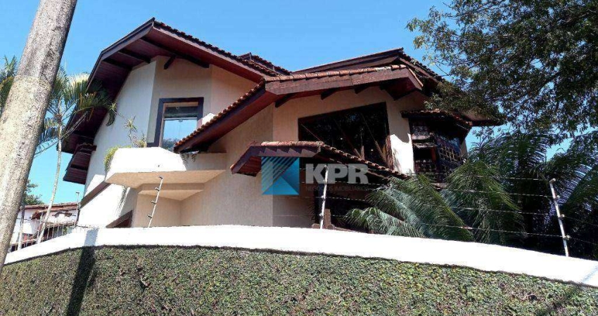 Casa à venda, belíssima arquitetura, 400m² de terreno, 380 m² de área construída, 4 dormitórios, piscina, no Jardim Esplanada/SJCampos/SP!