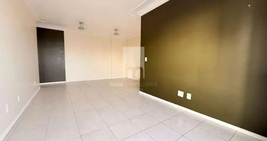 Vendo Apartamento Bem Dividido no Edifício Flamboyant