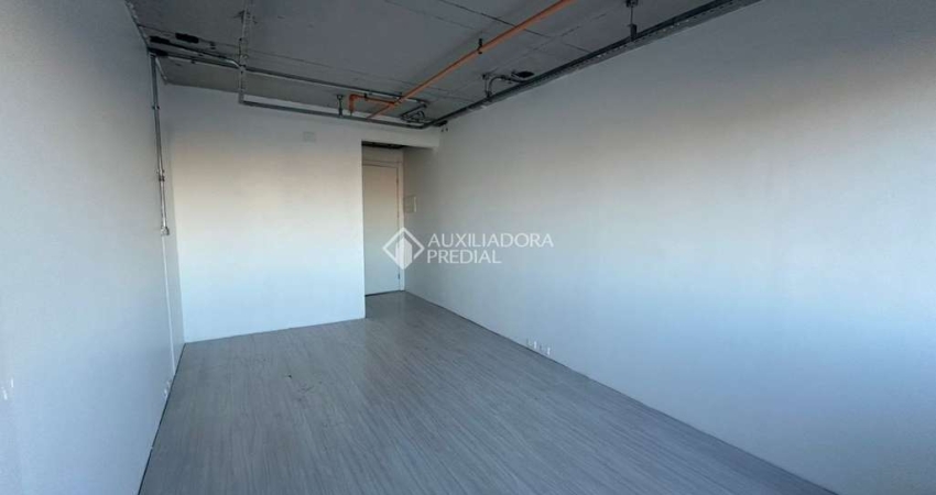 Sala comercial para alugar na Avenida Assis Brasil, 4550, São Sebastião, Porto Alegre