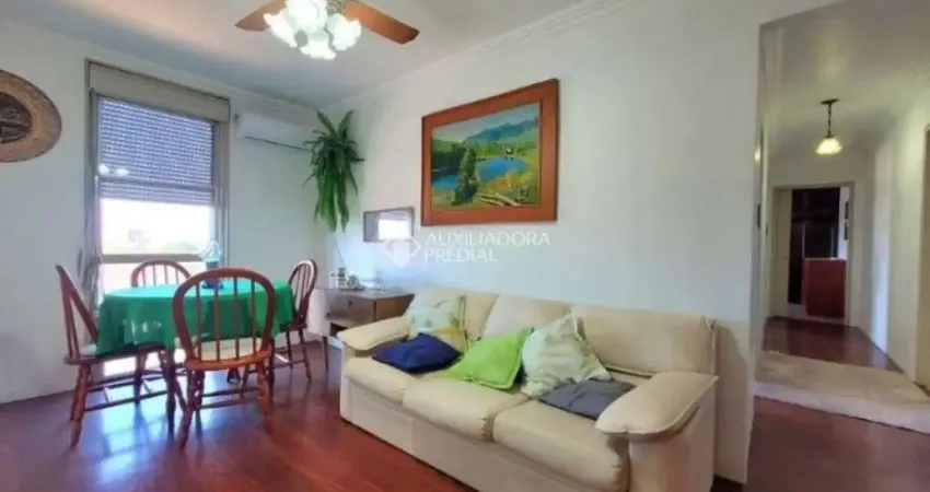 Apartamento com 3 quartos para alugar na Avenida Palmira Gobbi, 820, Humaitá, Porto Alegre