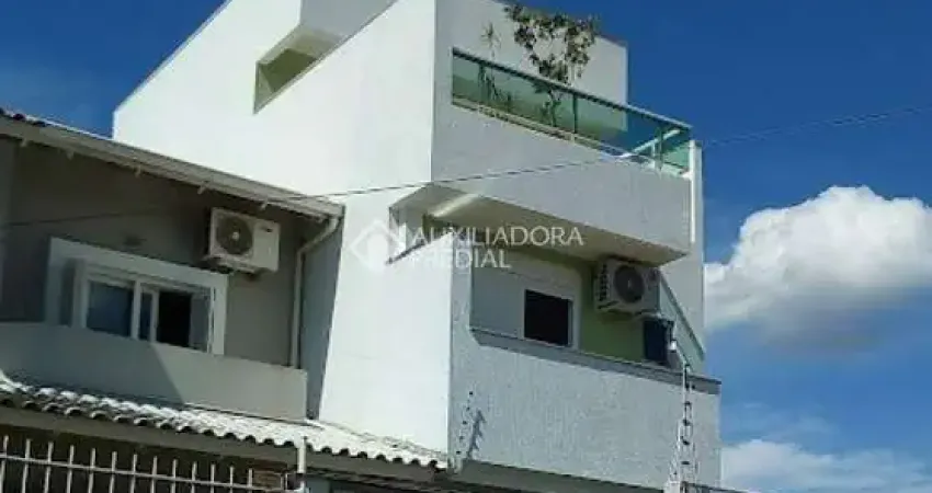 Casa em condomínio fechado com 3 quartos para alugar na Rua Claudio da Silva Pinto, 692, Espírito Santo, Porto Alegre