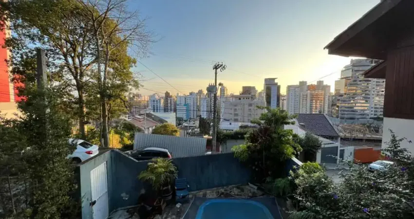 Casa com 5 quartos à venda na Rua Ângelo La Porta, 279, Centro, Florianópolis