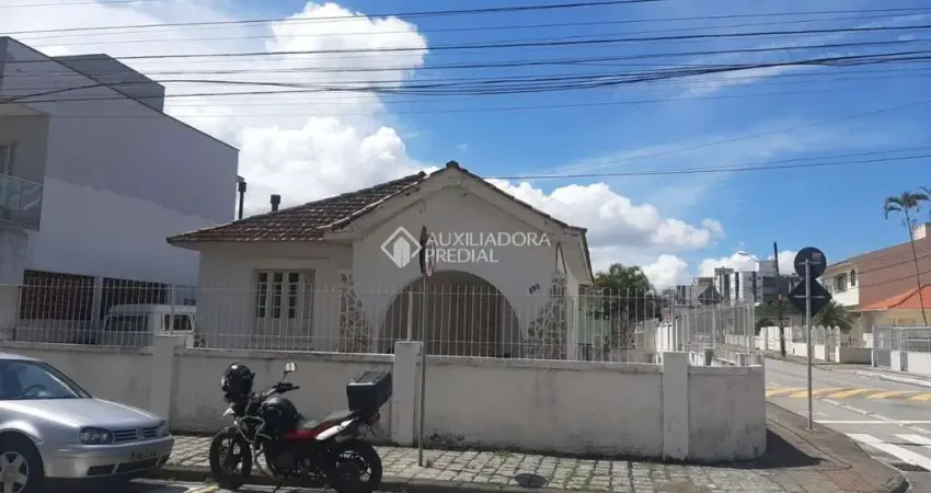 Casa com 3 quartos à venda na Rua Professor João José Cabral, 290, Balneário, Florianópolis
