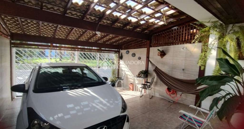 Casa com 2 quartos à venda na Rua Adaly Coelho Passos, 152, Loteamento Balneário Camburi, Caraguatatuba