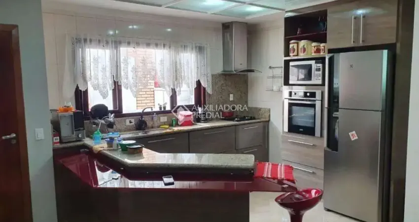 Casa com 3 quartos à venda na Rua Maria Aparecida Lila Montovani Ortiz, 60, Jardim Guapituba, Mauá