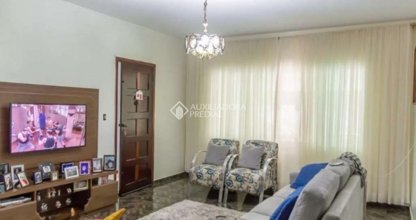 Casa com 3 quartos à venda na Rua Flamínio Fávero, 269, Nova Petrópolis, São Bernardo do Campo