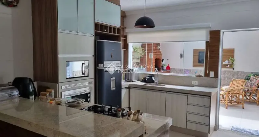 Casa com 2 quartos à venda na Rua Valdemar Celestino da Silva, 445, Parque São Vicente, Mauá