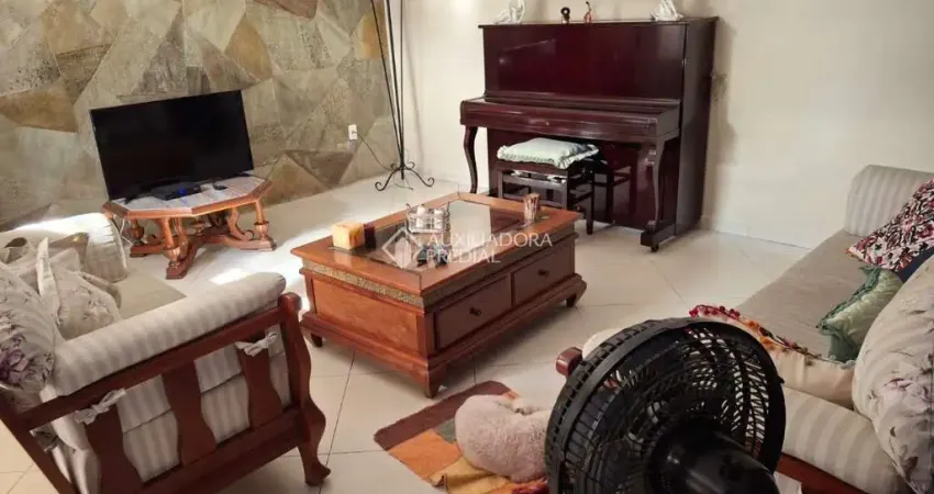 Casa com 3 quartos à venda na Rua dos Emboabas, 20, Vila Pires, Santo André