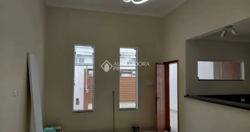 Casa com 3 quartos à venda na Avenida Alberto Winther de Araújo, 241, Jardim Oasis, Taubaté