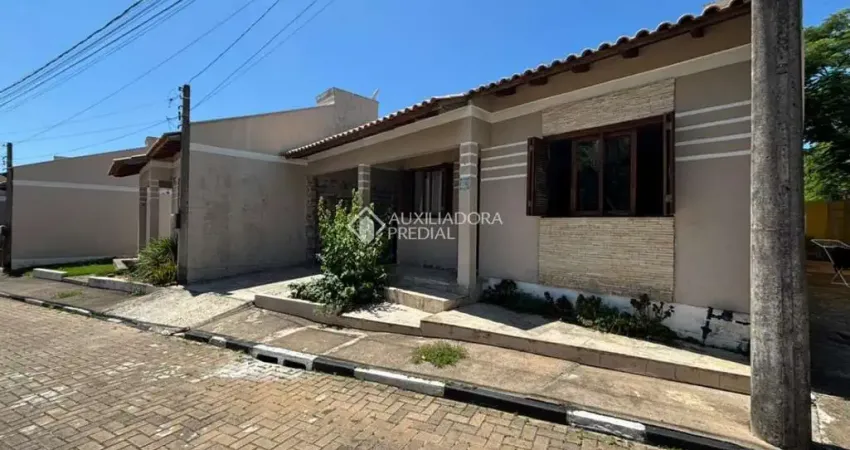 Casa em condomínio fechado com 3 quartos à venda na Rua Vigário Luiz Azevedo, 140, Parque do Itatiaia, Gravataí