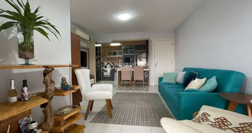 Apartamento com 3 quartos à venda na Rua Alcides S Coelho, 390, Praia Comprida, São José