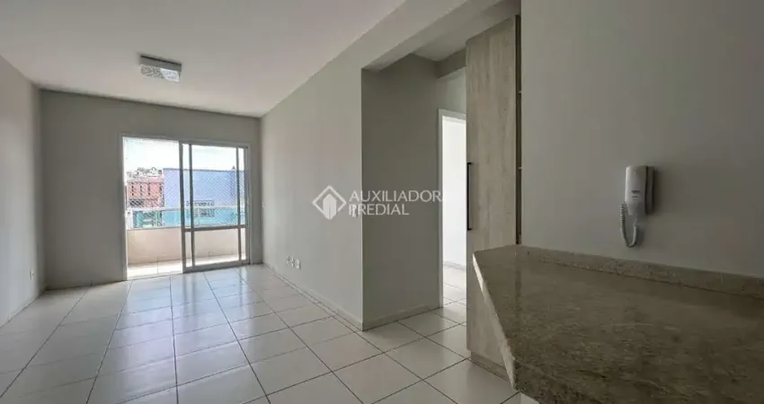 Apartamento com 2 quartos à venda na Rua Vergilino Domingos da Silva, 821, Serraria, São José