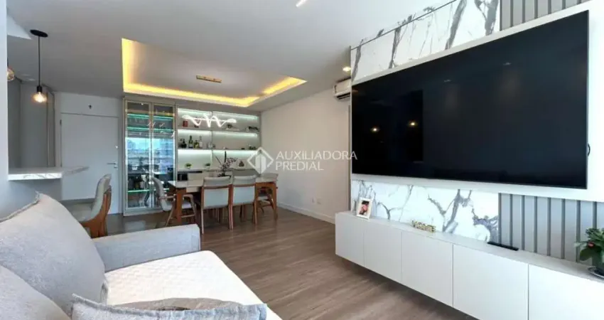 Apartamento com 3 quartos à venda na Rua Santos Saraiva, 238, Estreito, Florianópolis