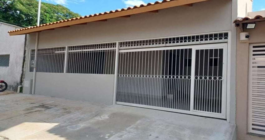 Casa para Venda em Goiânia, Parque Atheneu, 3 dormitórios, 1 suíte, 3 banheiros, 2 vagas