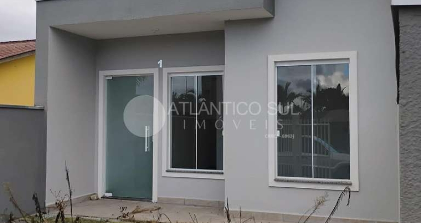 Casa à venda, a apenas 600 metros do mar no balneário Céu Azul, MATINHOS - PR