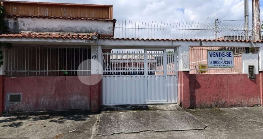 Casa à venda com 03 quartos na Rua Maneco Viana, Paranaguá - PR