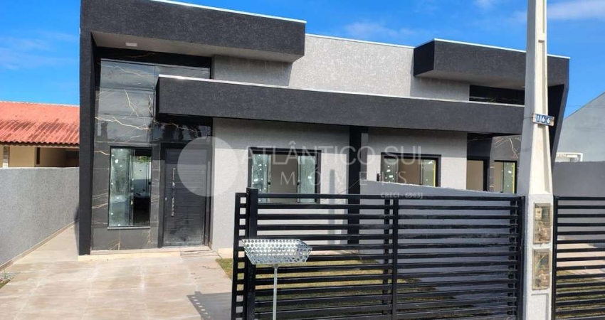 Casa com piscina, suíte e área gourmet em CANOAS, PONTAL DO PARANA - PR